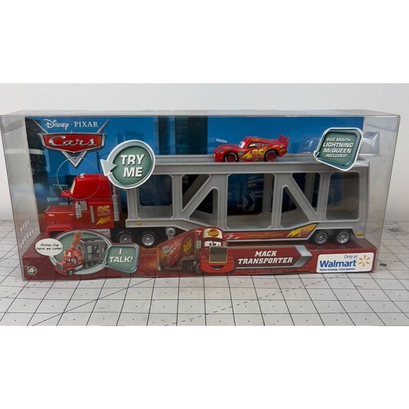 Disney/Pixar CARS Movie Exclusive Talking Mack Transporter w/Lightning McQueen - Picture 1 of 10